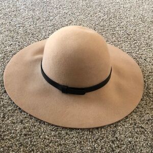 Women’s 100% Wool Hat